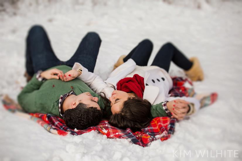 snowy-engagement-pictures-49