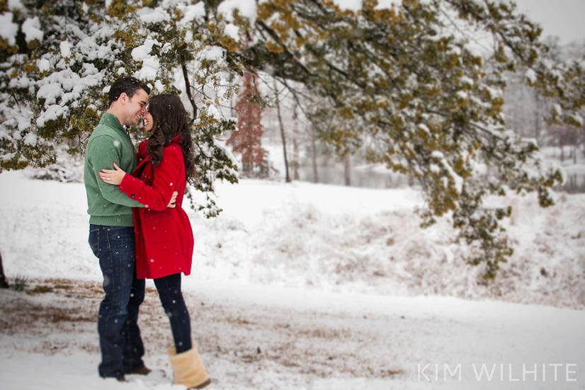 snowy-engagement-pictures-7