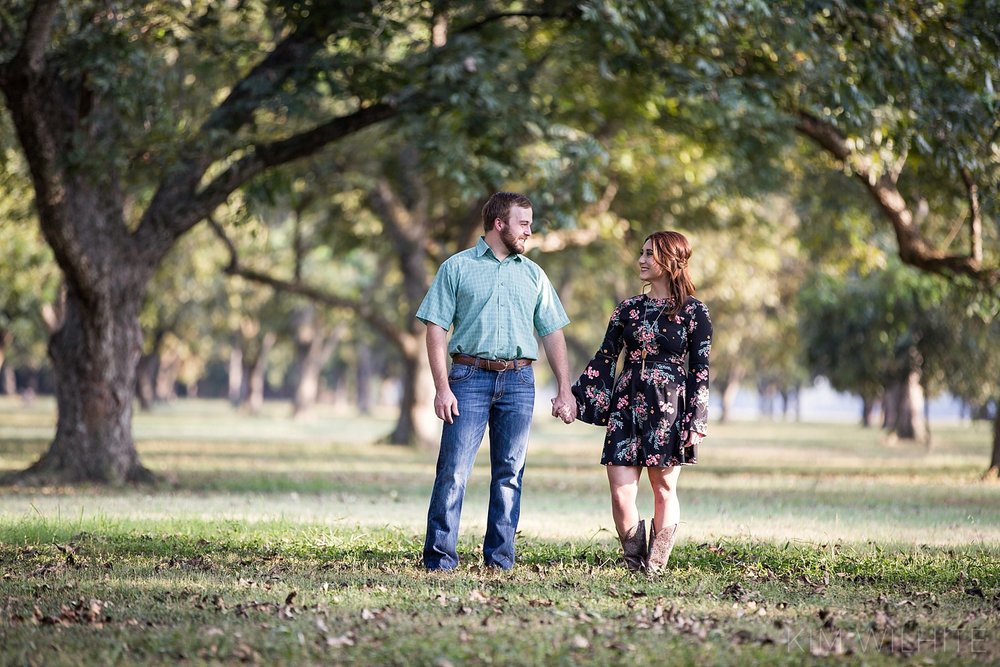 pecan-orchard-engagement-pictures-111.jpg