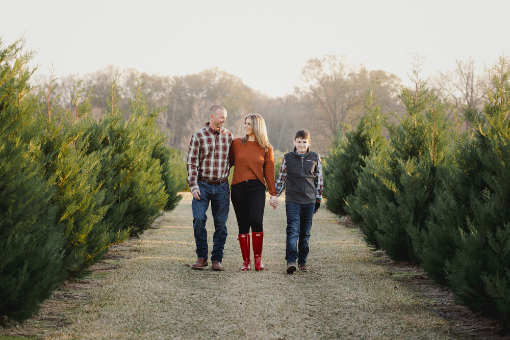 Christmas-tree-farm-family-pictures-104.jpg