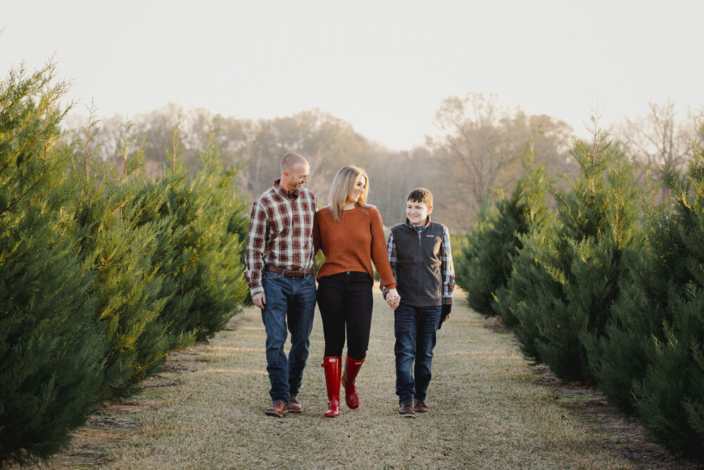 Christmas-tree-farm-family-pictures-105.jpg